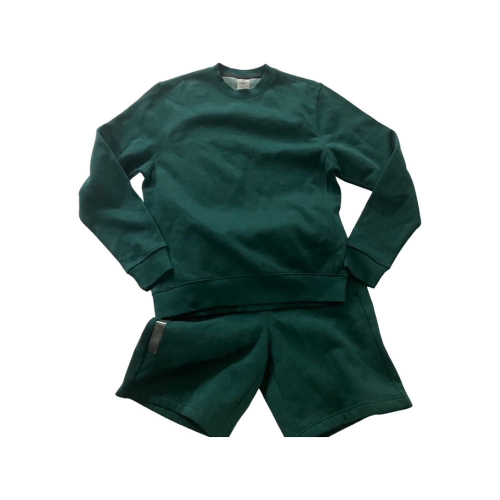 Vrst green fleece pullover sweater and shorts set size small